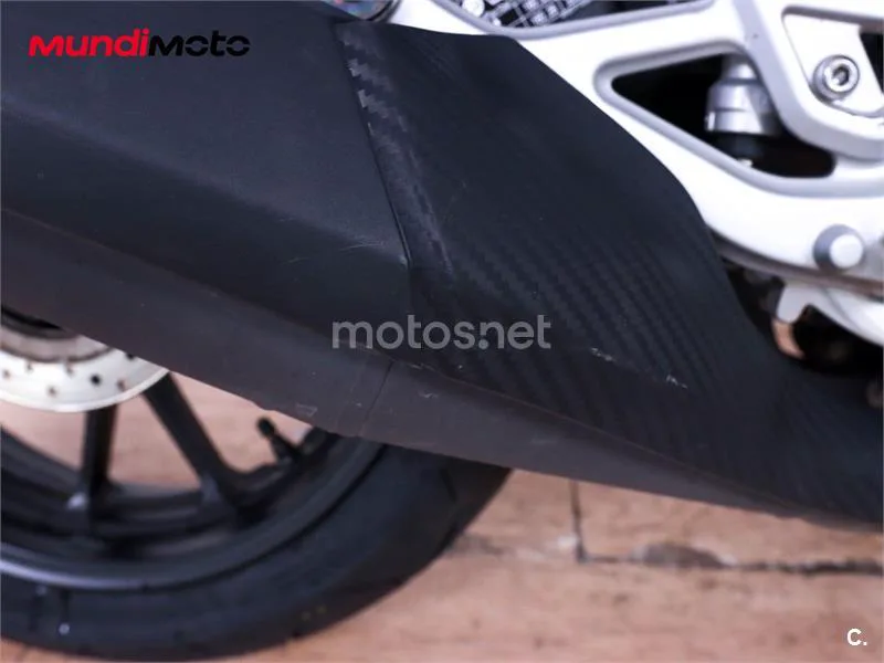 Yamaha MT-125 - Vista 15