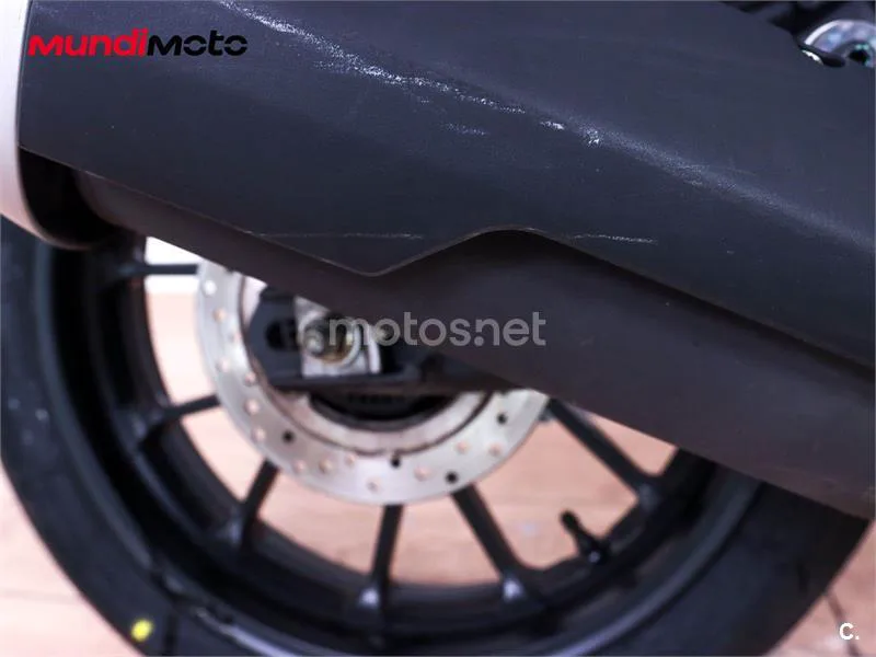 Yamaha MT-125 - Vista 16