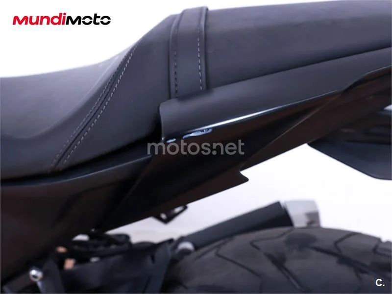 Yamaha MT-125 - Vista 18