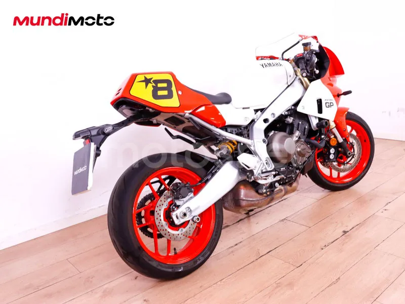 Yamaha XSR900 GP - Vista 3