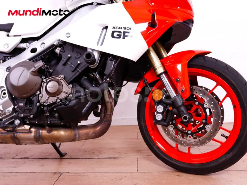 Yamaha XSR900 GP - Vista 22