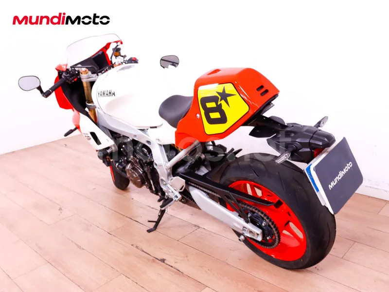 Yamaha XSR900 GP - Vista 8