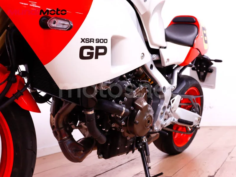 Yamaha XSR900 GP - Vista 10