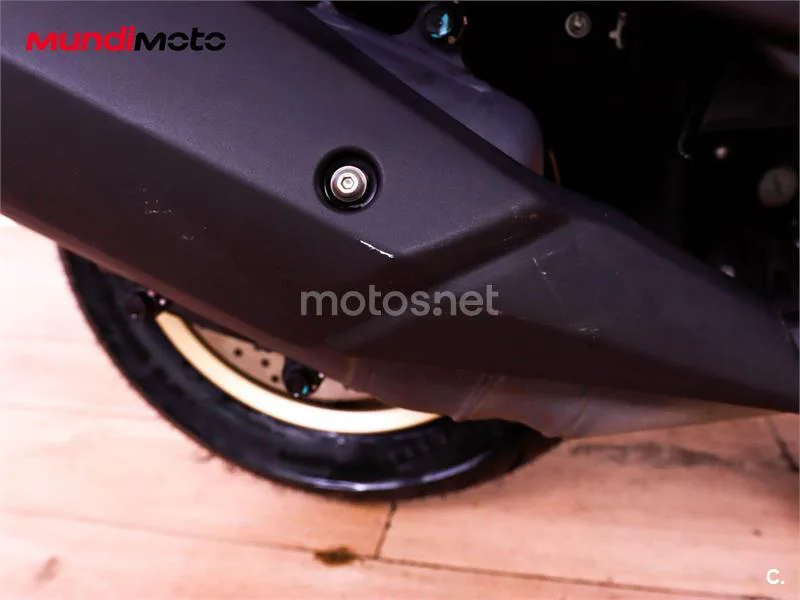 Yamaha XMAX 400 - Vista 13