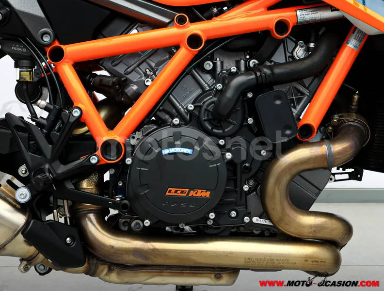 KTM 1390 Super Duke R - Vista 5