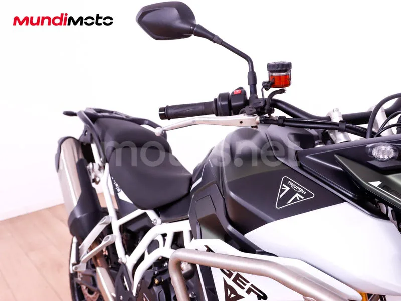 Triumph Tiger 900 - Vista 19