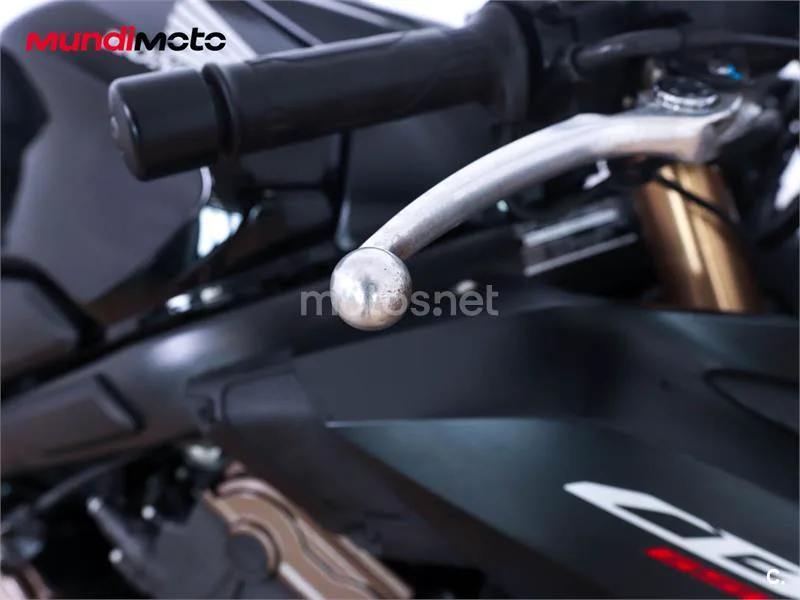 Honda CBR650R - Vista 13