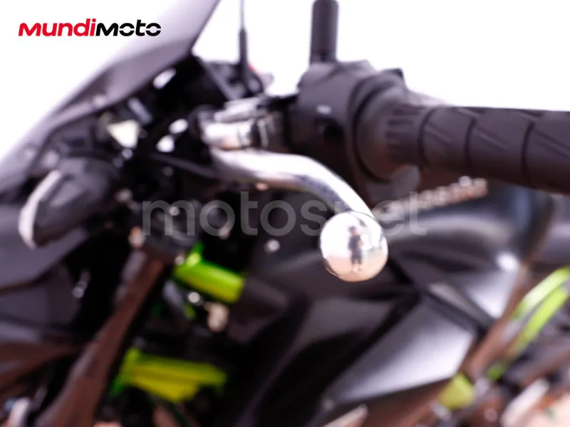 Kawasaki Z900 - Vista 15