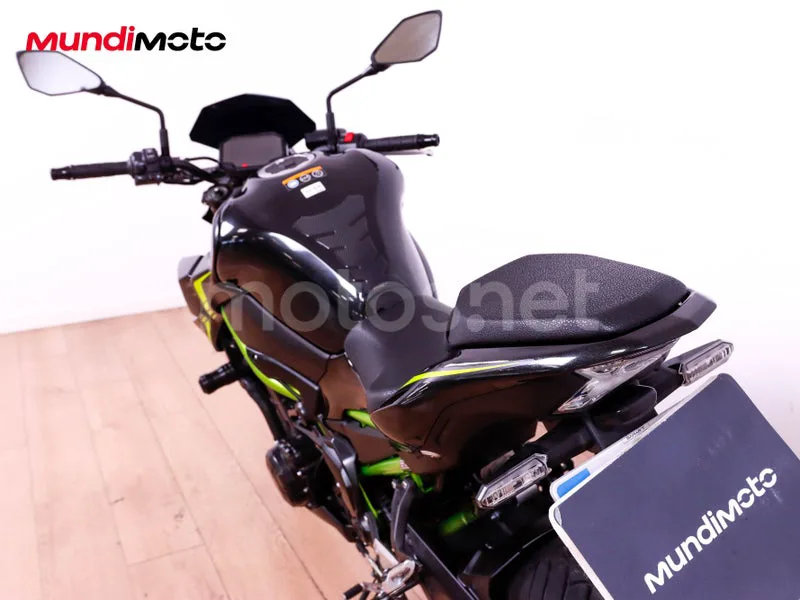 Kawasaki Z900 - Vista 9