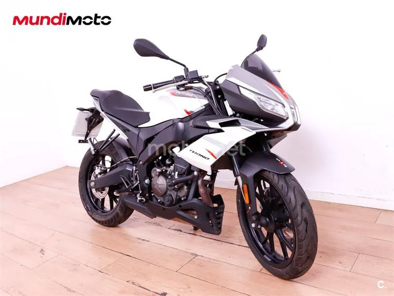 Aprilia Tuono 125 3499 € 2021 Barcelona - 2