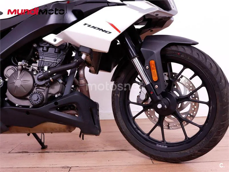 Aprilia Tuono 125 - Vista 21