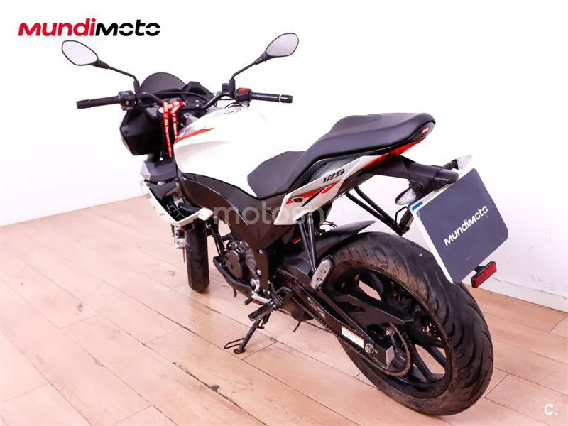 Aprilia Tuono 125 - Vista 8