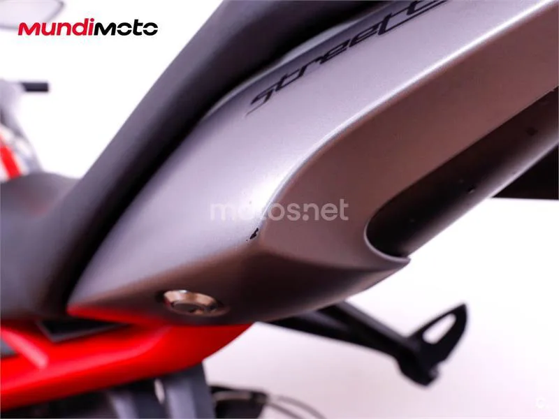 Triumph Street Triple R - Vista 18