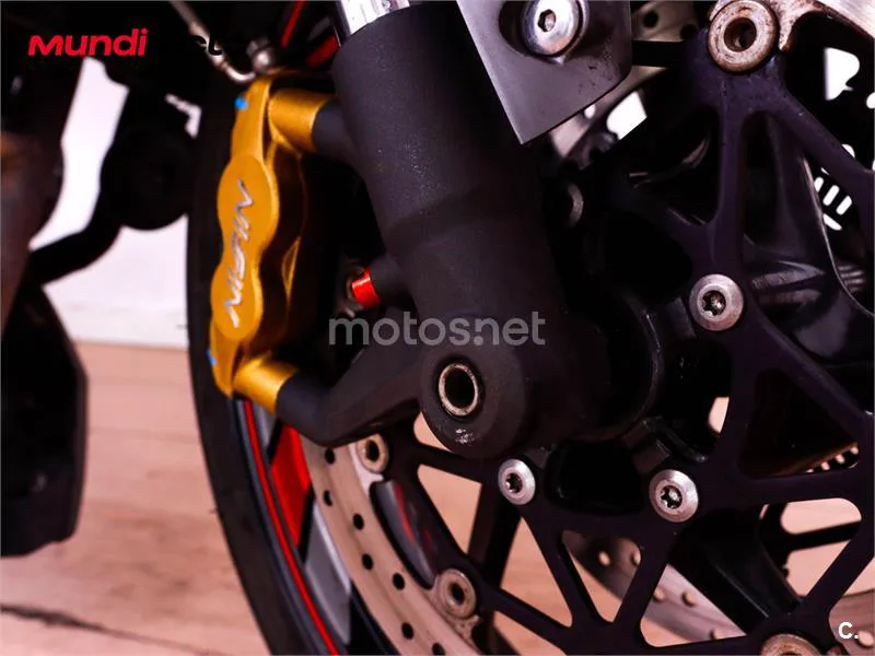Triumph Street Triple R - Vista 21