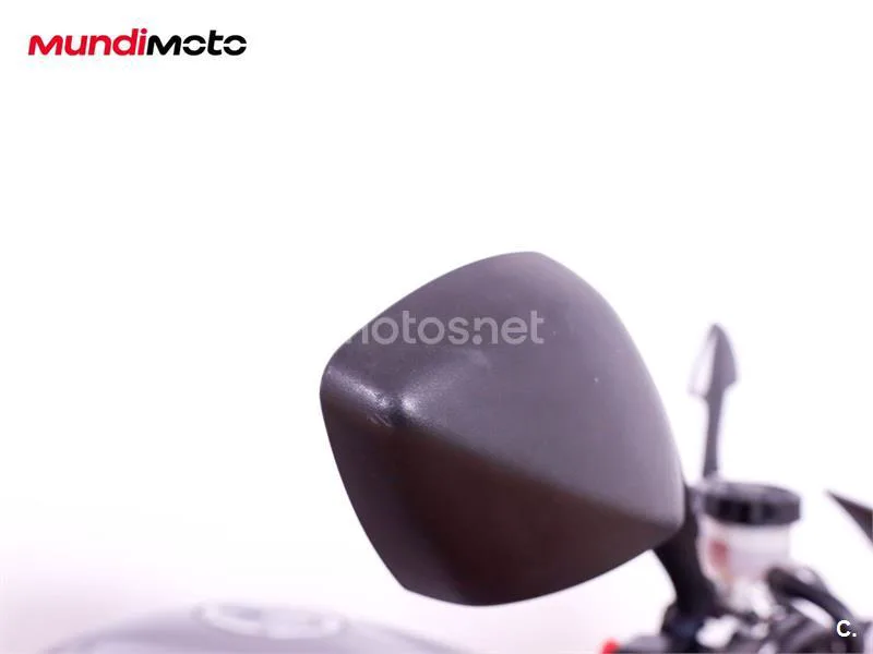 Triumph Street Triple R - Vista 25