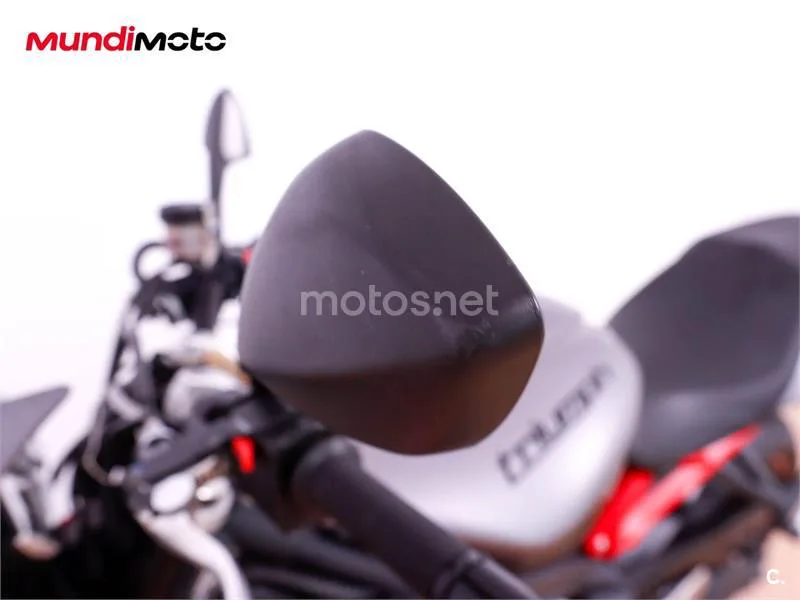 Triumph Street Triple R - Vista 28