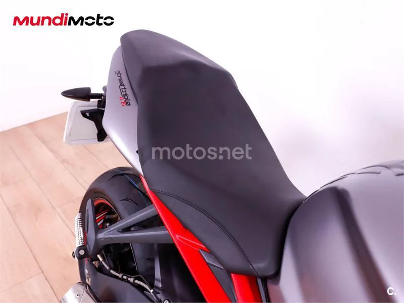 Triumph Street Triple R - Vista 30