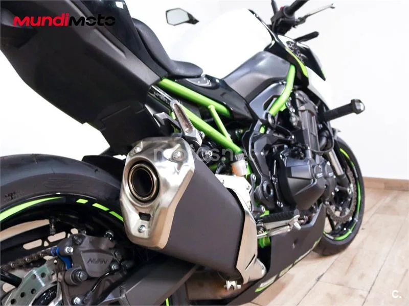 Kawasaki Z900 - Vista 4
