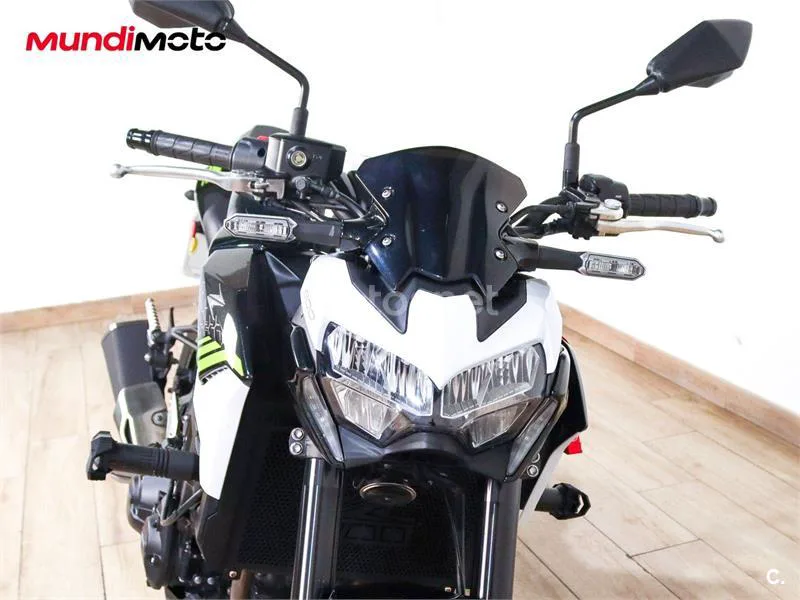 Kawasaki Z900 - Vista 5