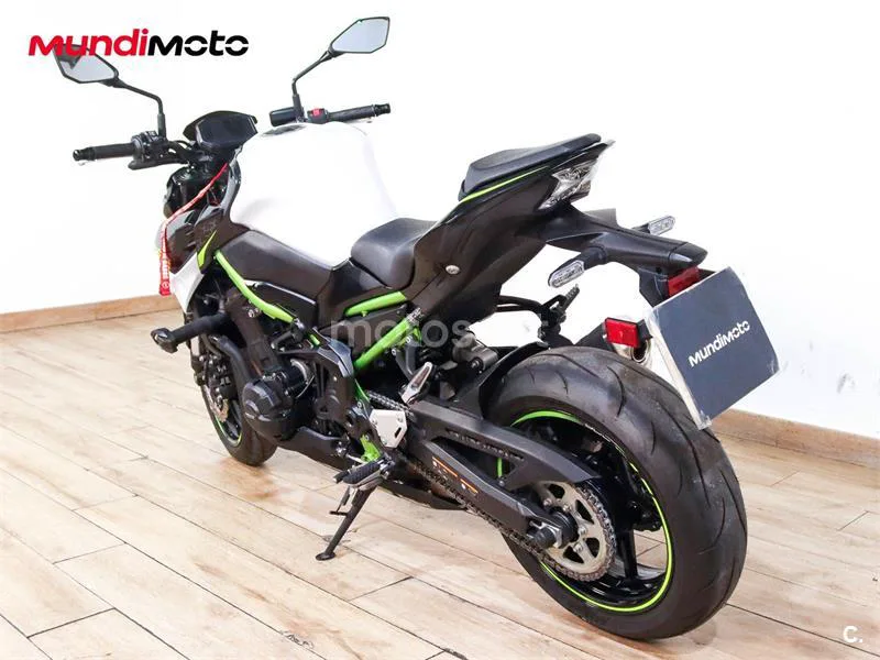 Kawasaki Z900 - Vista 8