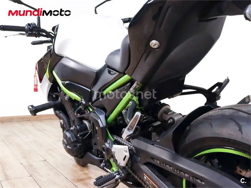 Kawasaki Z900 - Vista 9