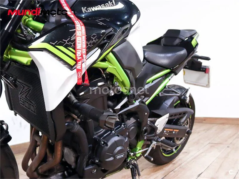 Kawasaki Z900 - Vista 10