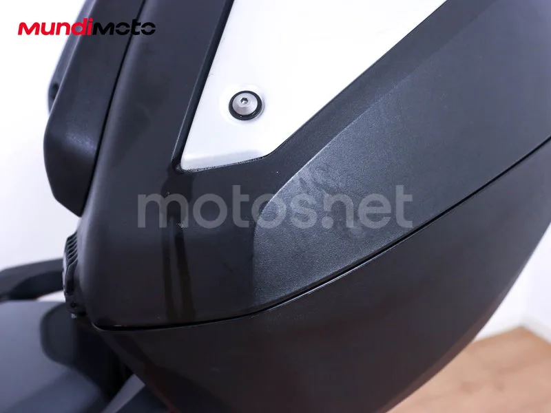 Honda ADV350 - Vista 15