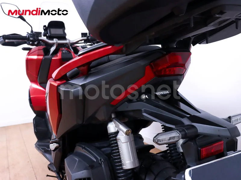 Honda ADV350 - Vista 9