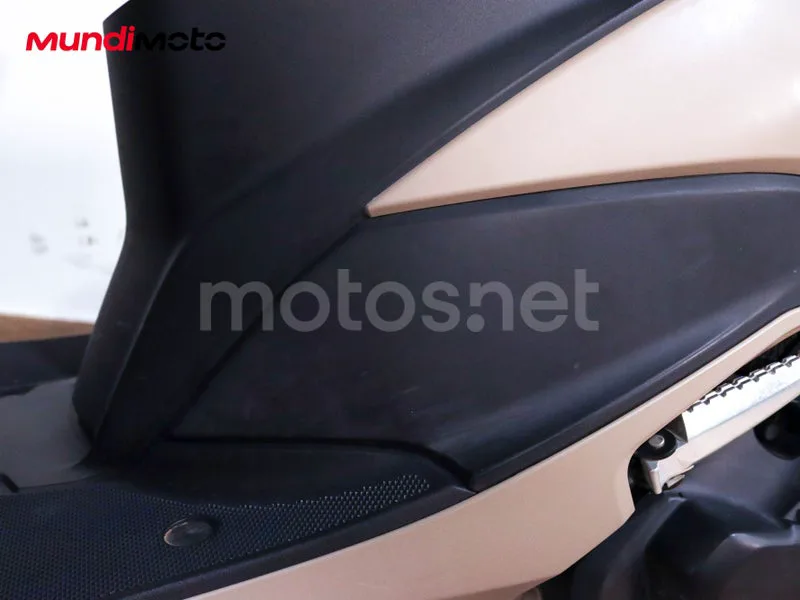 Yamaha Tricity 125 - Vista 21