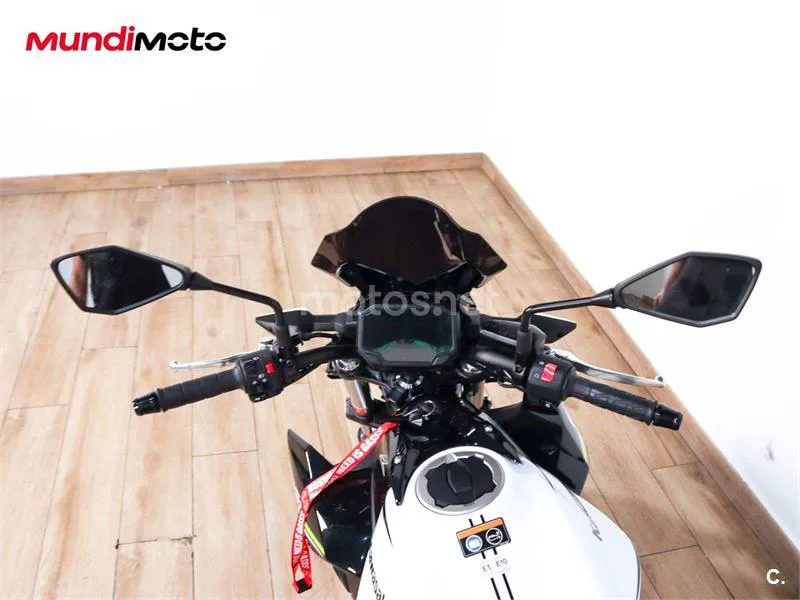 Kawasaki Z650 - Vista 11