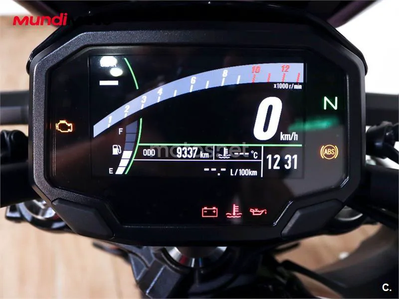 Kawasaki Z650 - Vista 12
