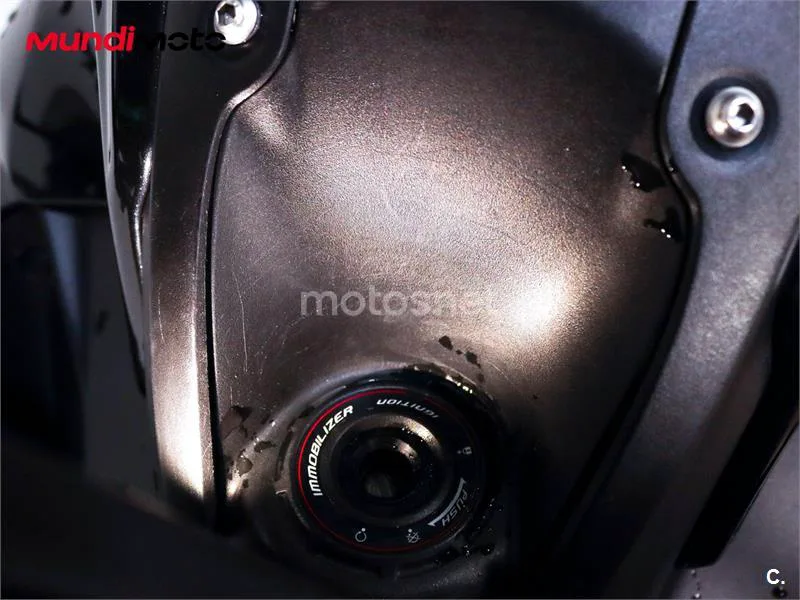 Kawasaki Z900 - Vista 18