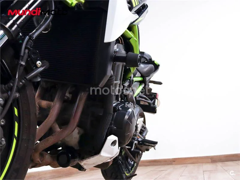 Kawasaki Z900 - Vista 10