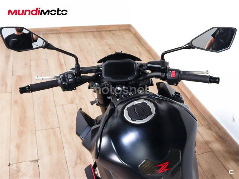 Kawasaki Z900 - Vista 11