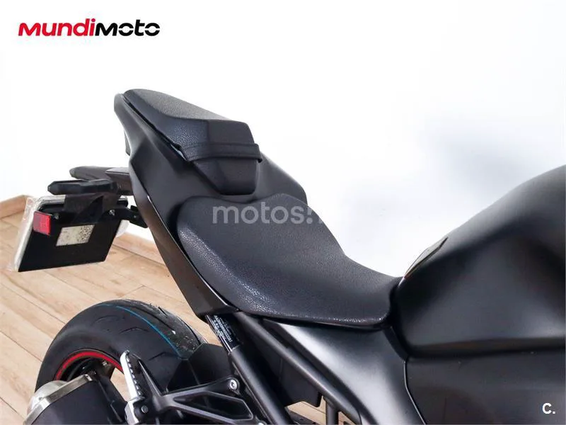 Kawasaki Z900 - Vista 25