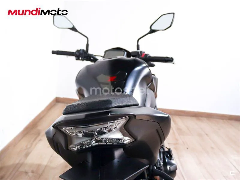 Kawasaki Z900 - Vista 4