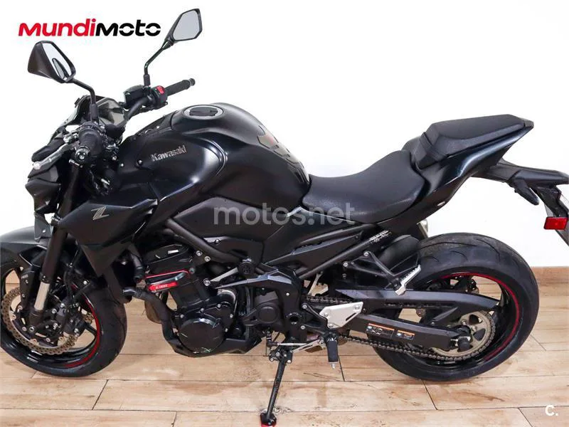 Kawasaki Z900 - Vista 6