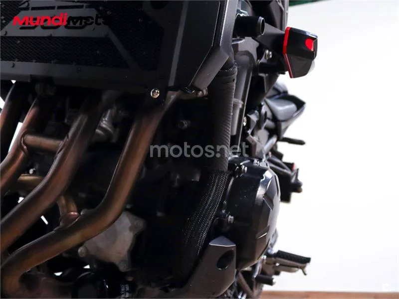 Kawasaki Z900 - Vista 10