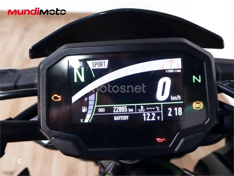 Kawasaki Z900 - Vista 12