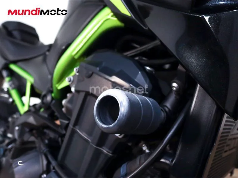 Kawasaki Z900 - Vista 26