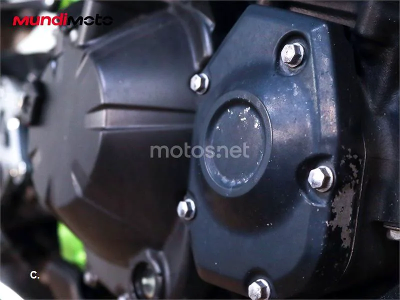 Kawasaki Z900 - Vista 28