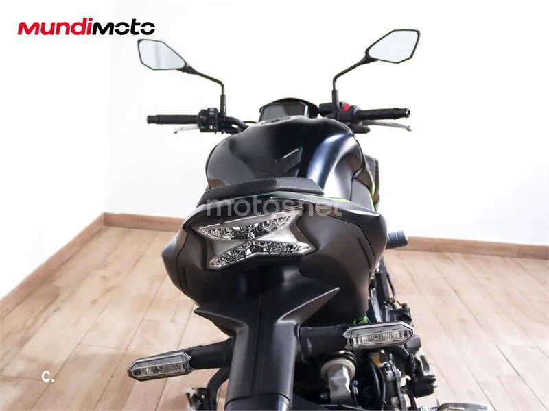 Kawasaki Z900 - Vista 4