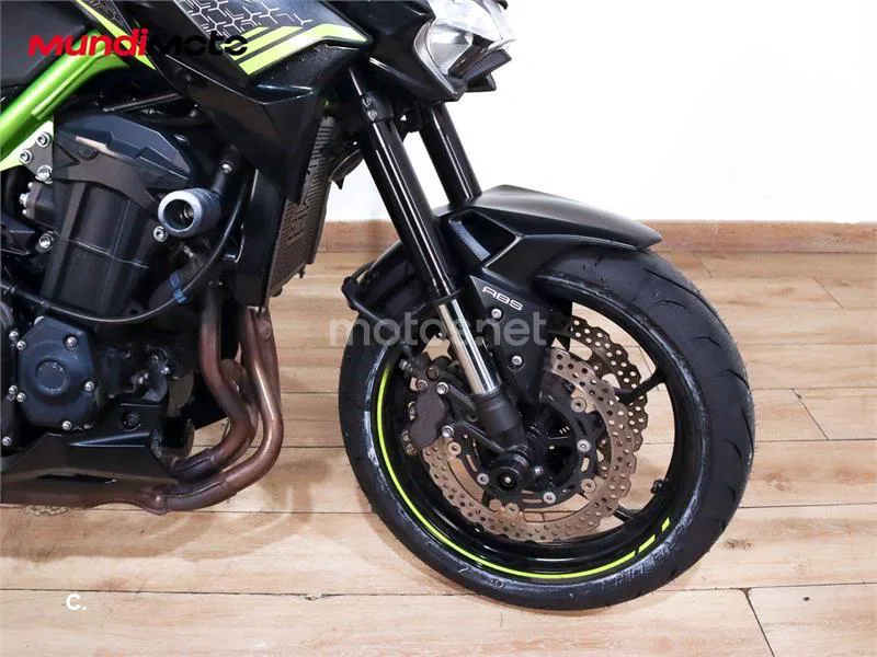Kawasaki Z900 - Vista 33