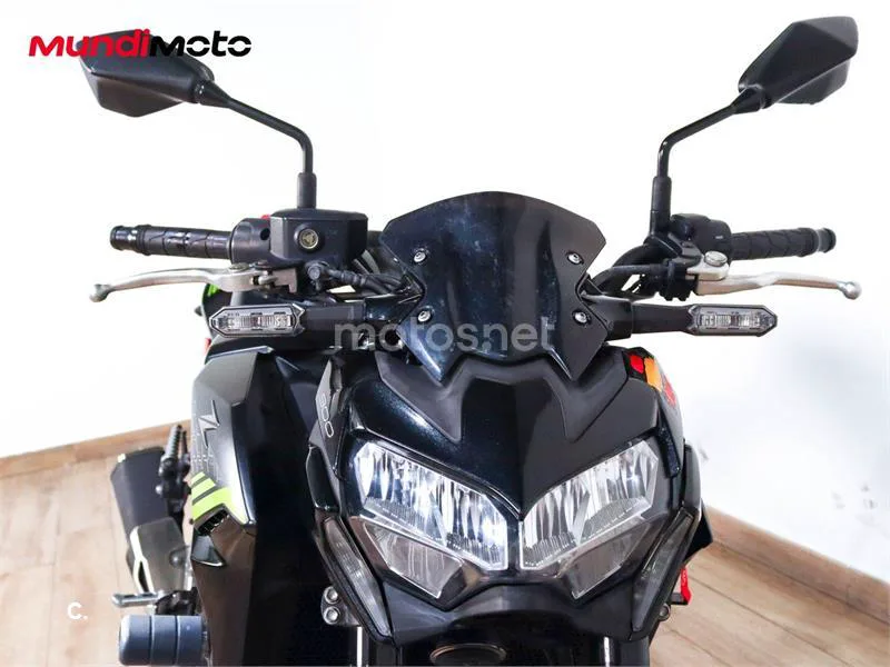 Kawasaki Z900 - Vista 5