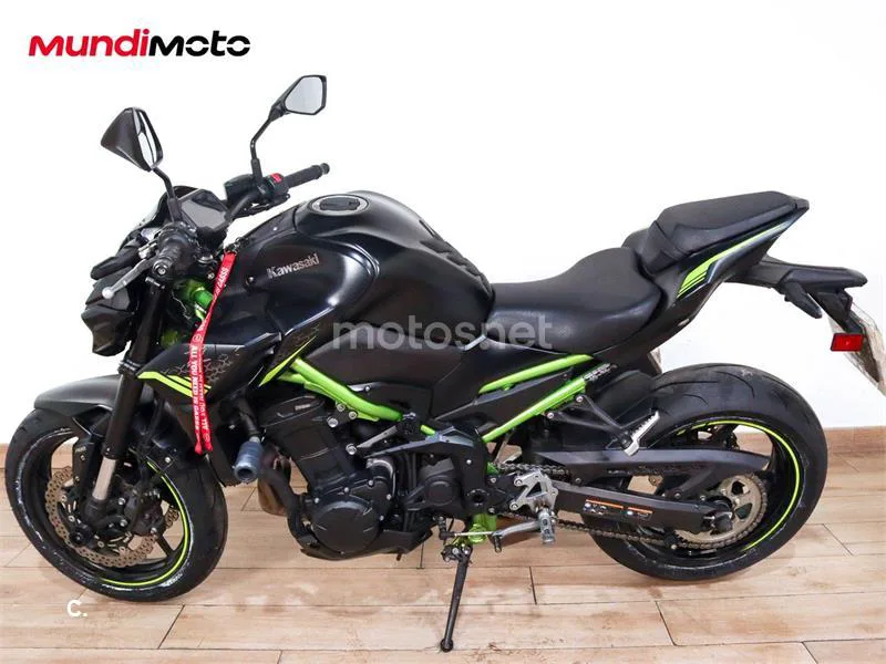 Kawasaki Z900 - Vista 6