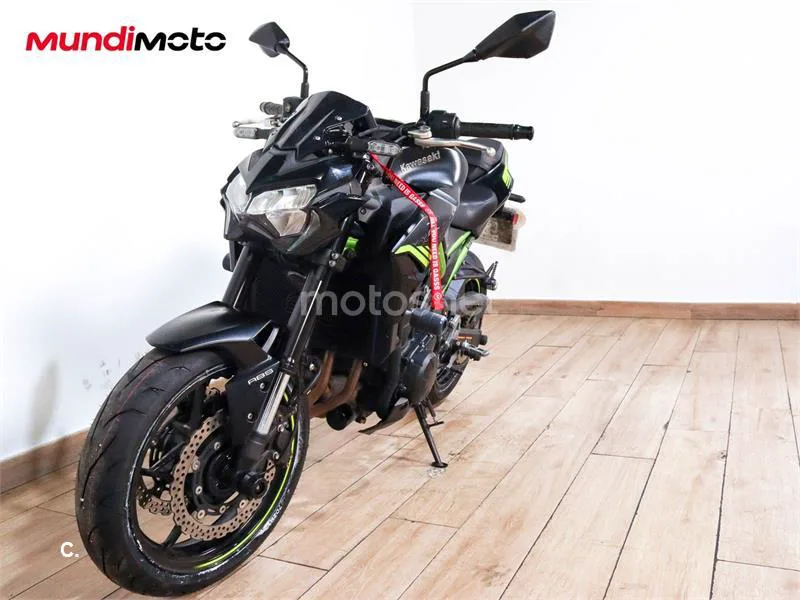 Kawasaki Z900 - Vista 7