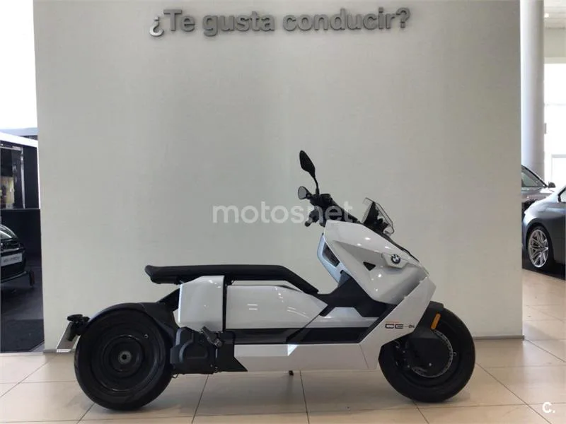 BMW CE 04 - Vista 5