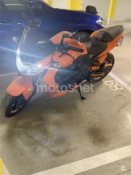Kawasaki Z750 - Vista 3