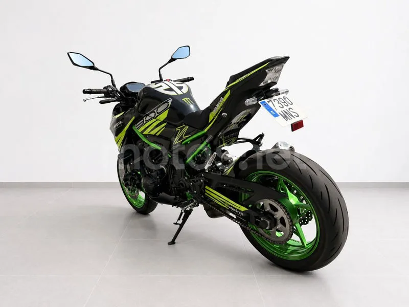 Kawasaki Z900 - Vista 11