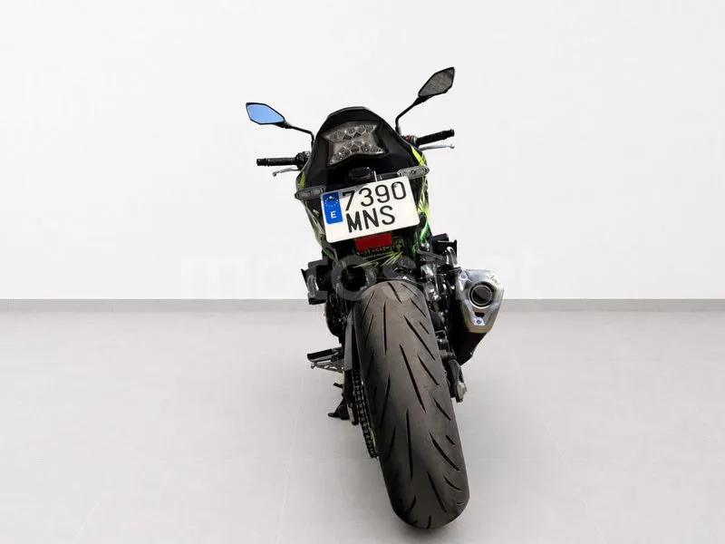 Kawasaki Z900 - Vista 12
